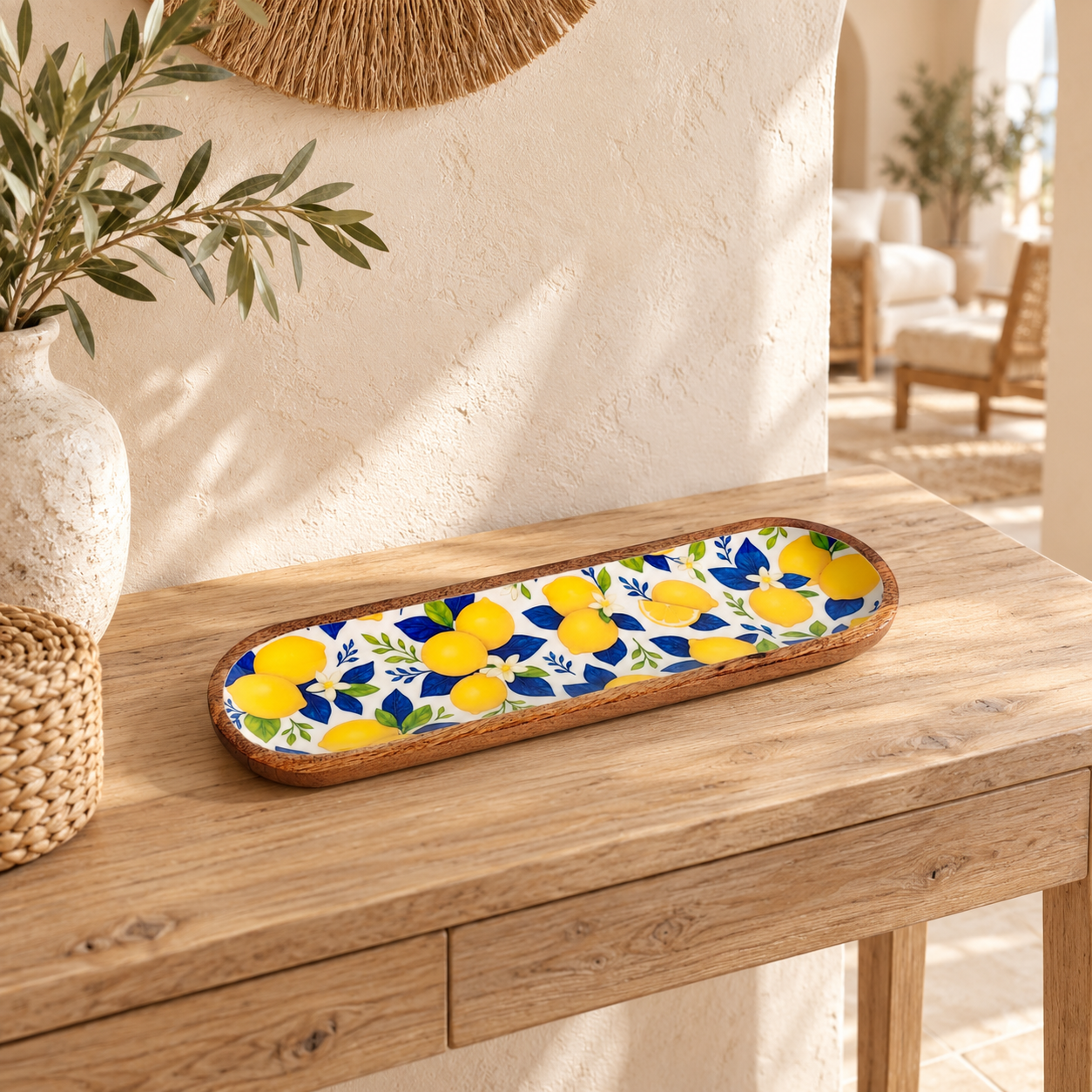 Schaal met citroenmotief 44 × 14 × 2 cm, referencia 39310, en un ambiente interior mediterráneo